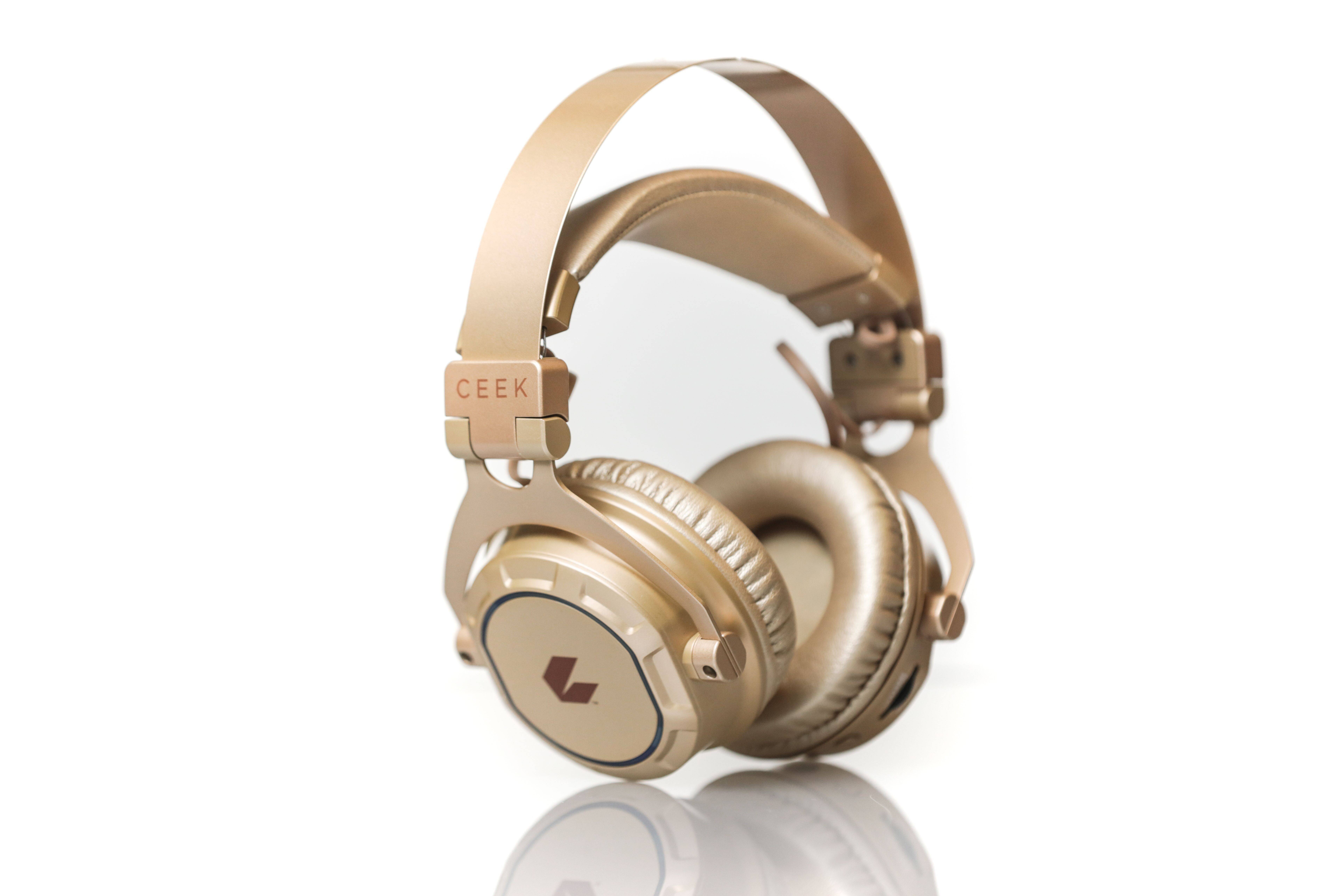 Ear phone 